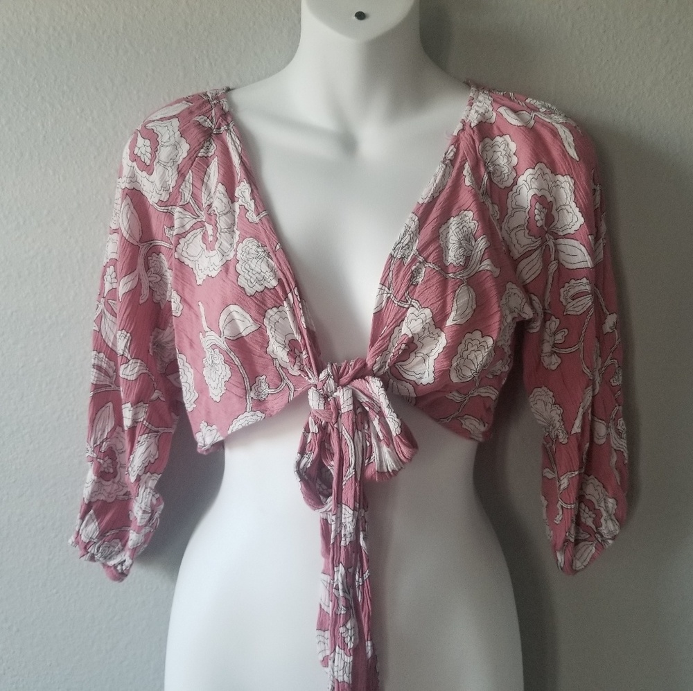 Cropped tie up front top